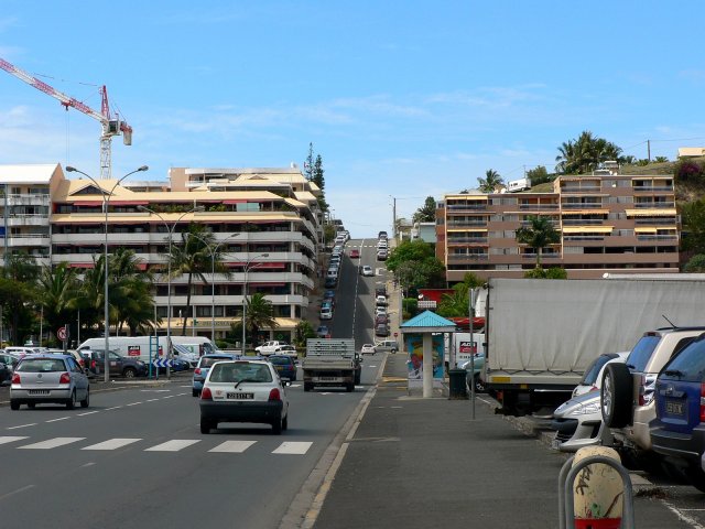 12- Une rue pentue du quartier latin pres de Port Moselle 